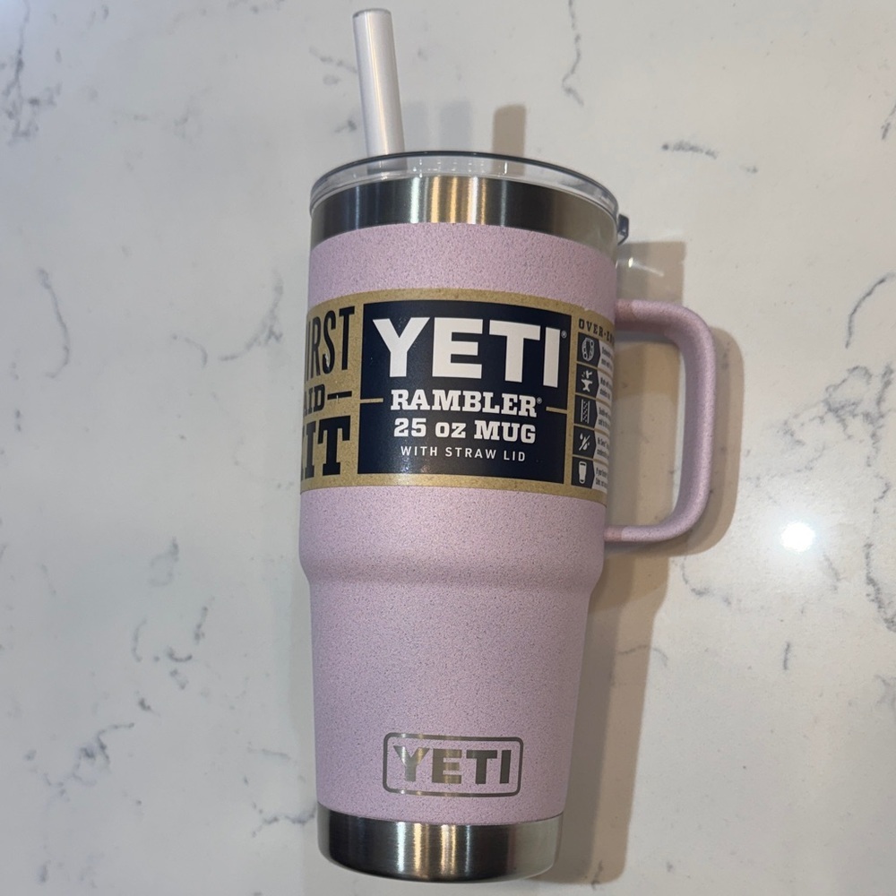 NWT Yeti With a straw Rambler 25 oz Mug in Light Pink  RARE Sandstone Edition.